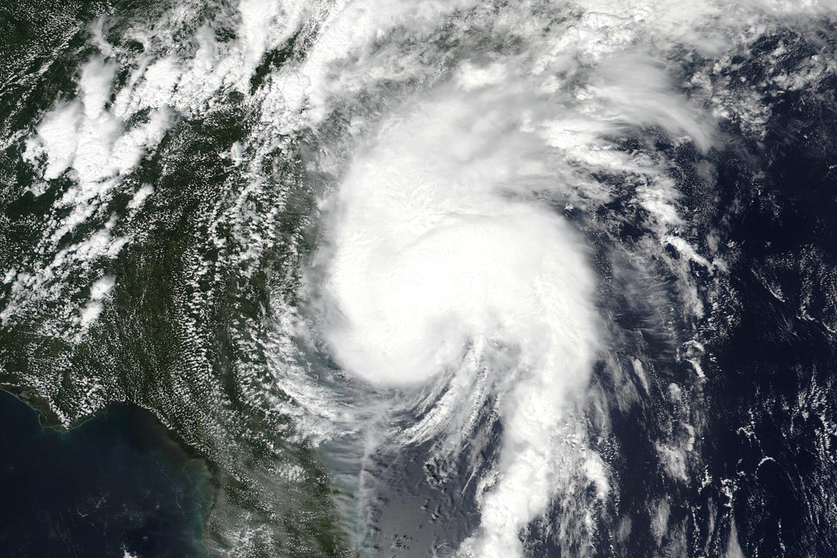 Satellite photo of Hurricane Isaias near the coast of the Carolinas on 3 August 2020